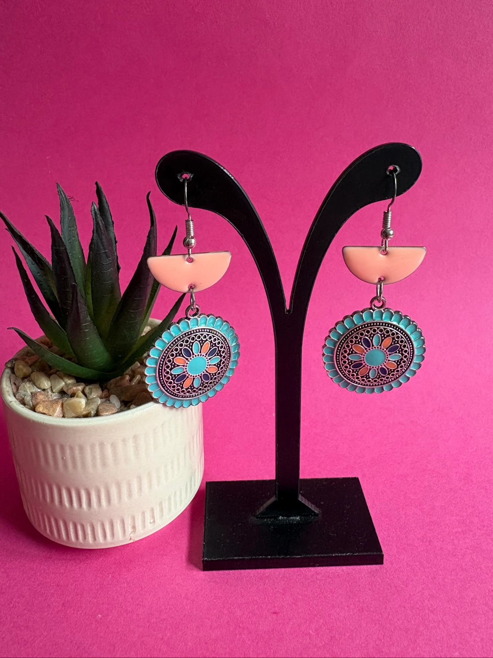 Boucles d'oreilles pendantes style Bohème / Mandala – Émail Multicolore 